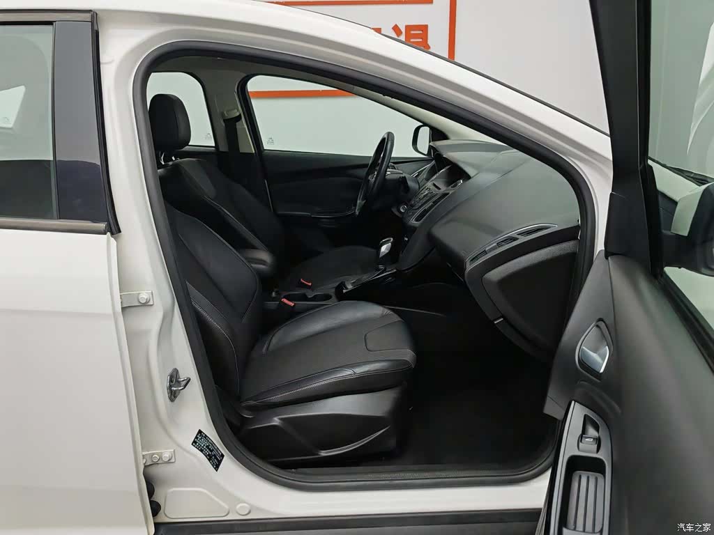 Ford Focus, 2014 23