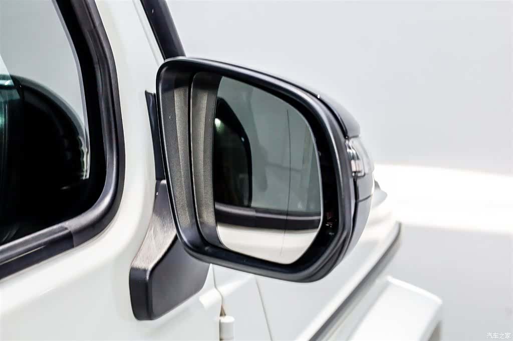 Mercedes-Benz G-Class, 2023 27