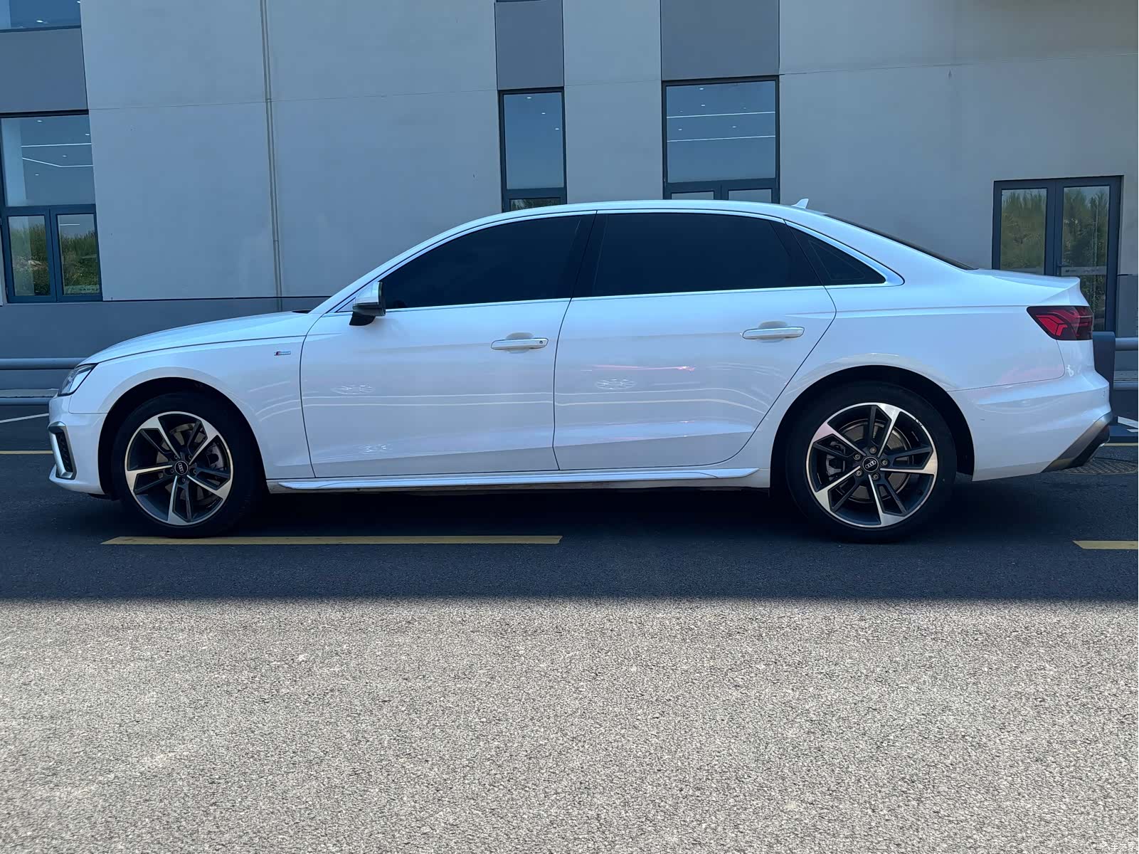 Audi A4L, 2024 3