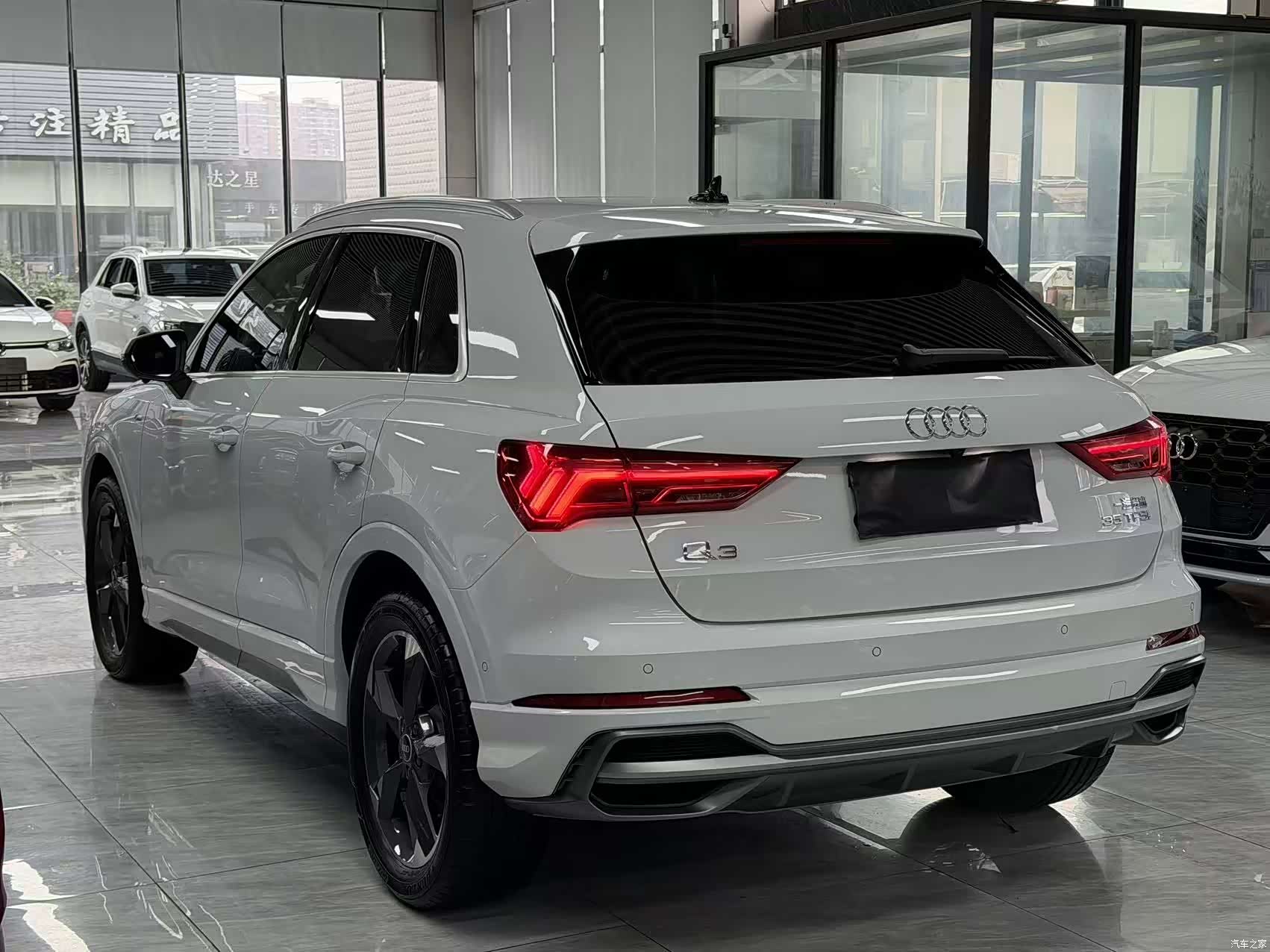 Audi Q3, 2022 11