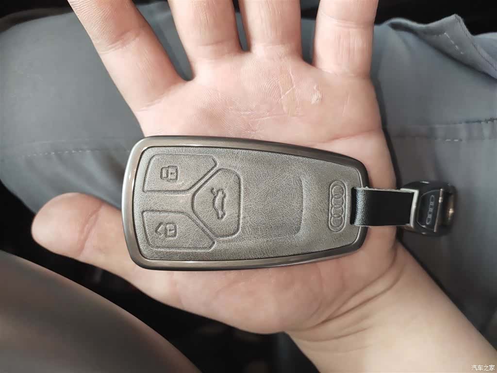 Audi Q2L, 2019 16