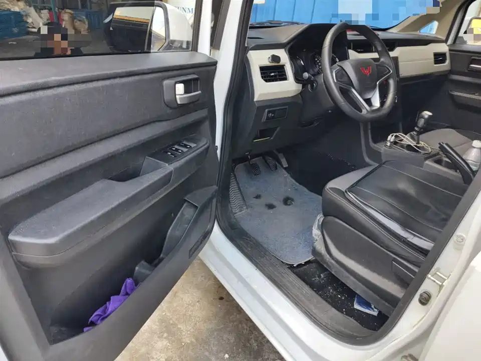 Wuling Wuling Hongguang PLUS