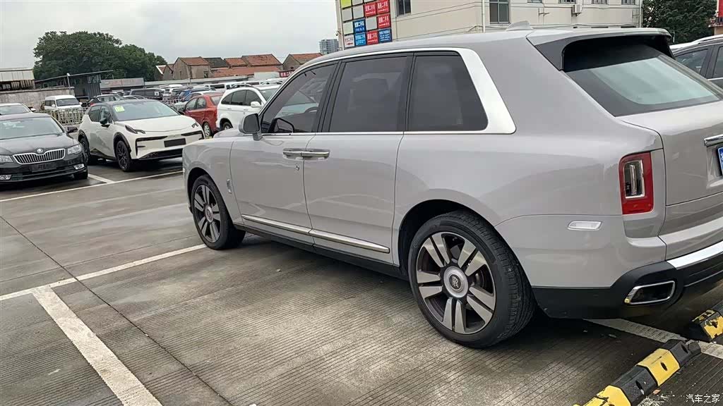Rolls-Royce Cullinan, 2021 4