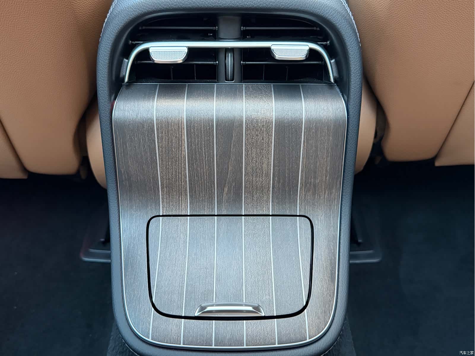 Mercedes-Benz E-Class, 2024 20