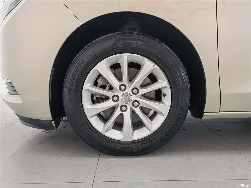 Buick GL8, 2017 17
