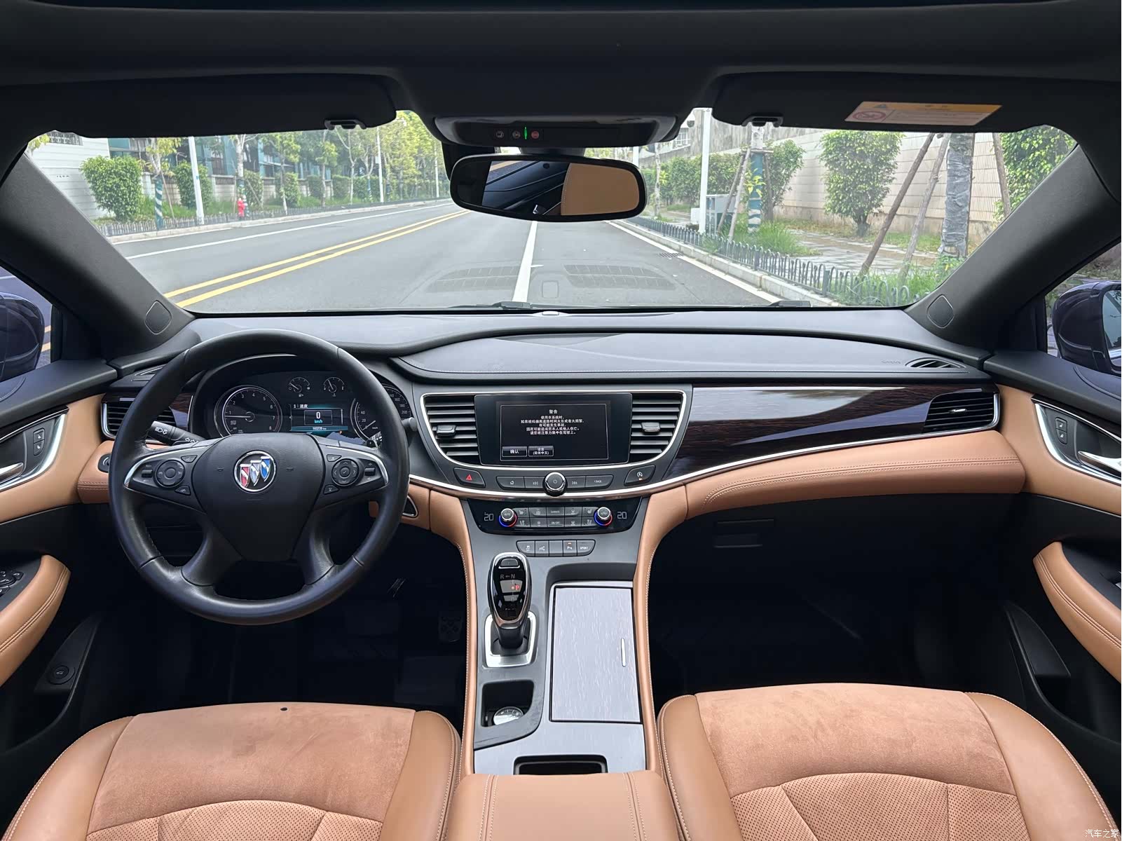 Buick LaCrosse, 2017 все фото