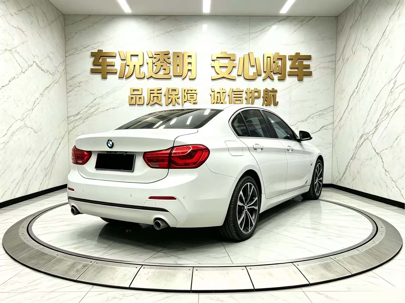 BMW 1 Series, 2018 все фото