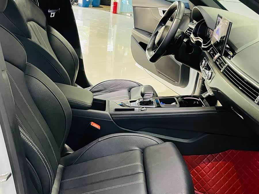 Audi A4L 2023, фото 8