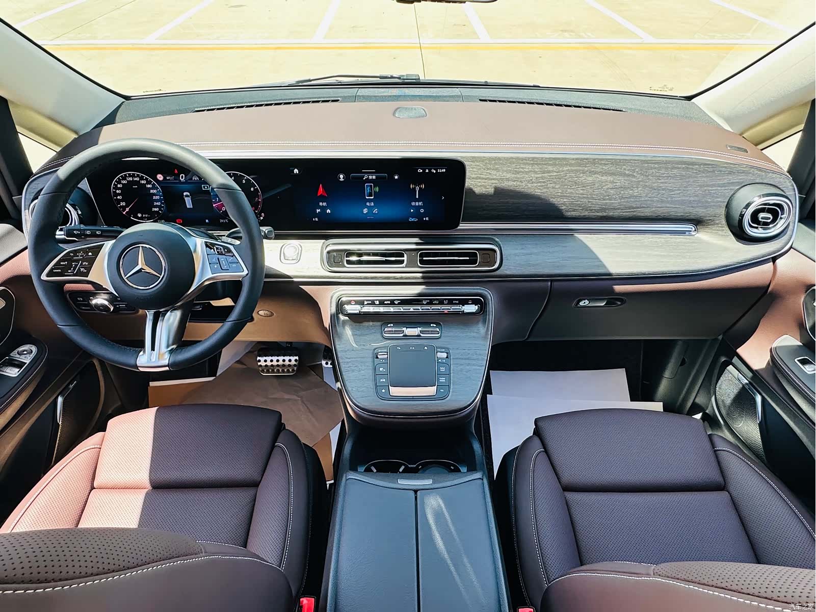 Mercedes-Benz V-Class, 2026 34
