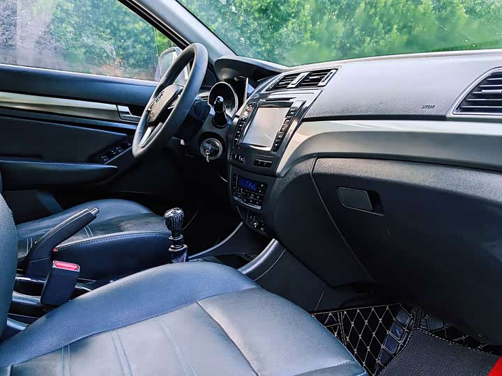 BAIC shen bao X65 2015 2.0T МКПП Люкс