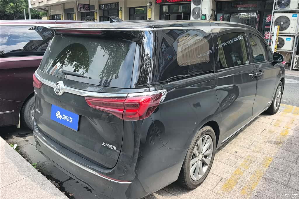 Buick GL8, 2022 3