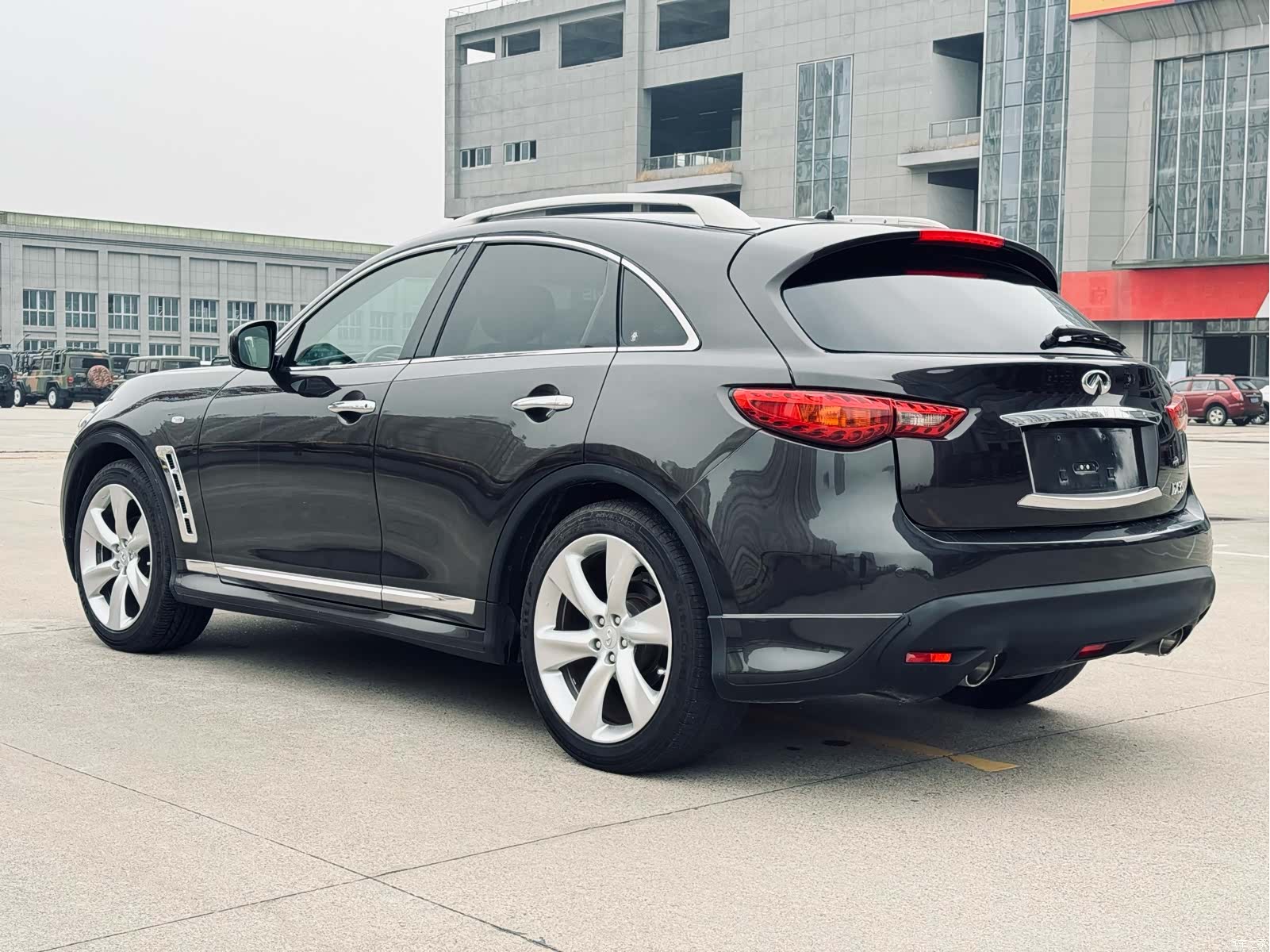 Infiniti FX35, 2011 6