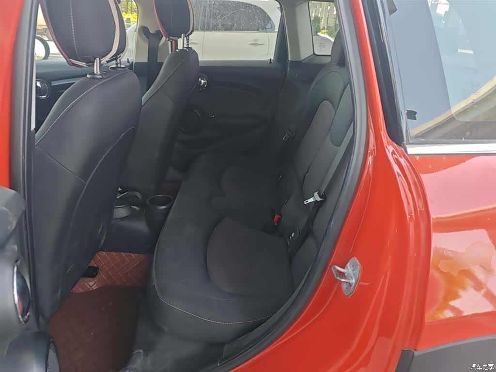 Mini ONE, 2019 17