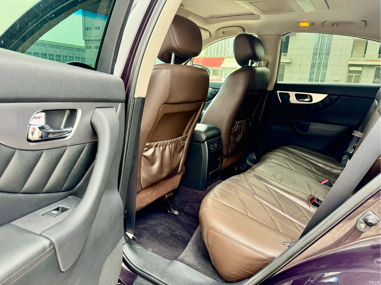 Infiniti FX35, 2011 12