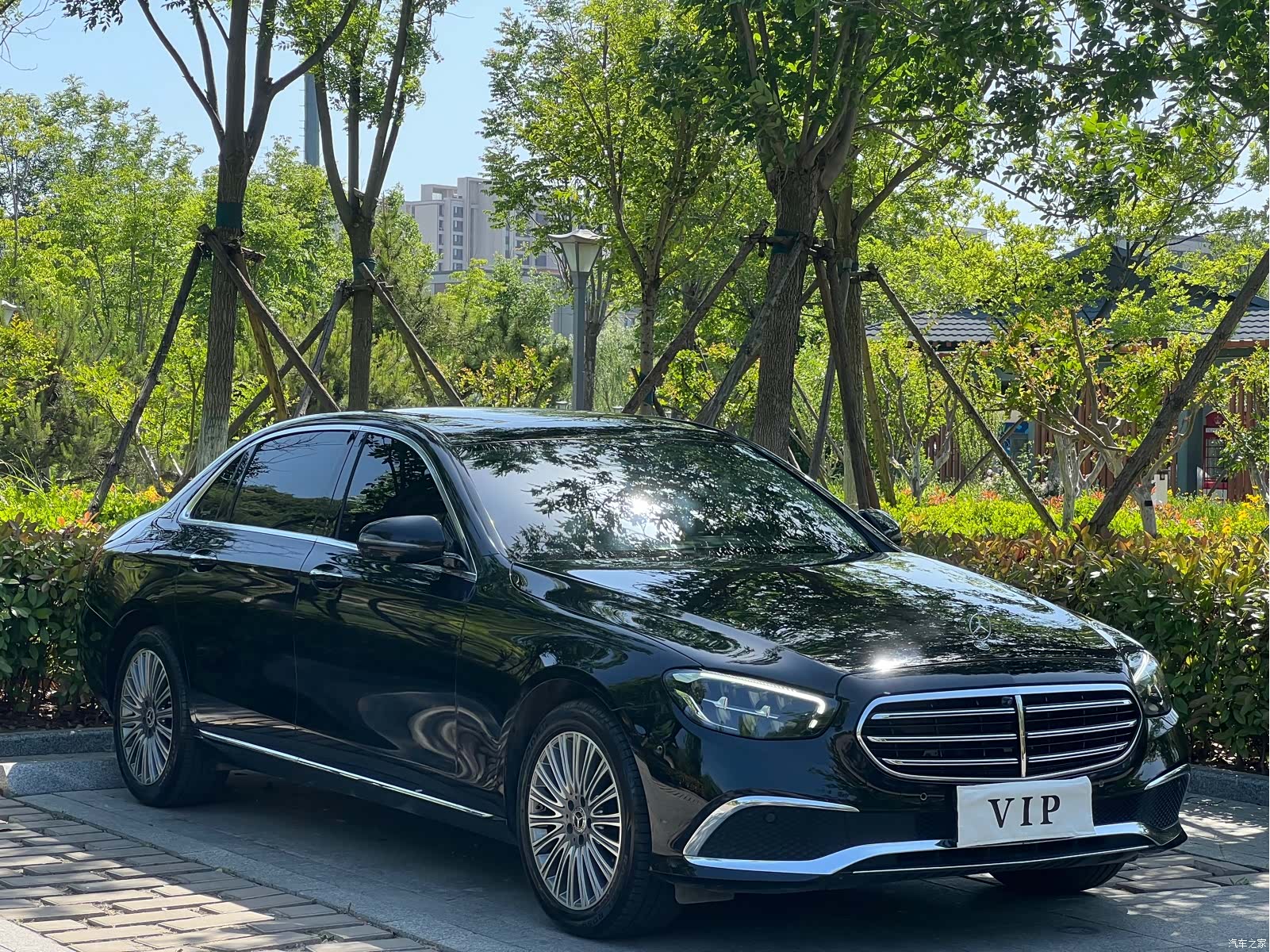 Mercedes-Benz E-Class, 2023 3