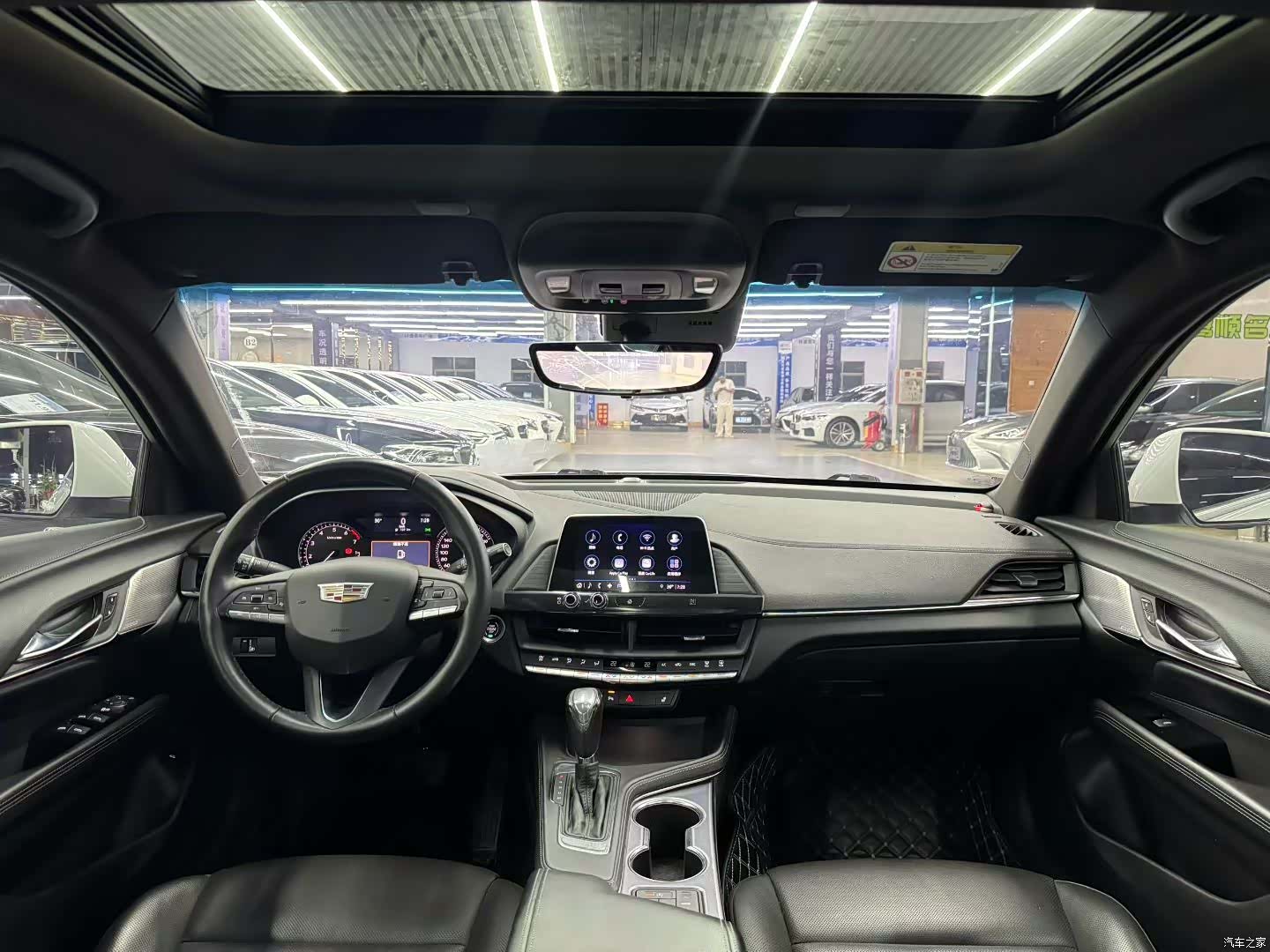 Cadillac CT4, 2021 все фото