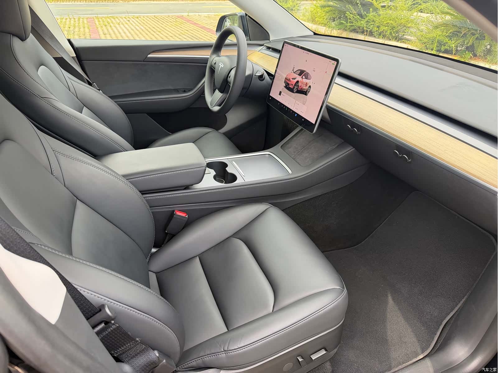 Tesla Model Y, 2023 10
