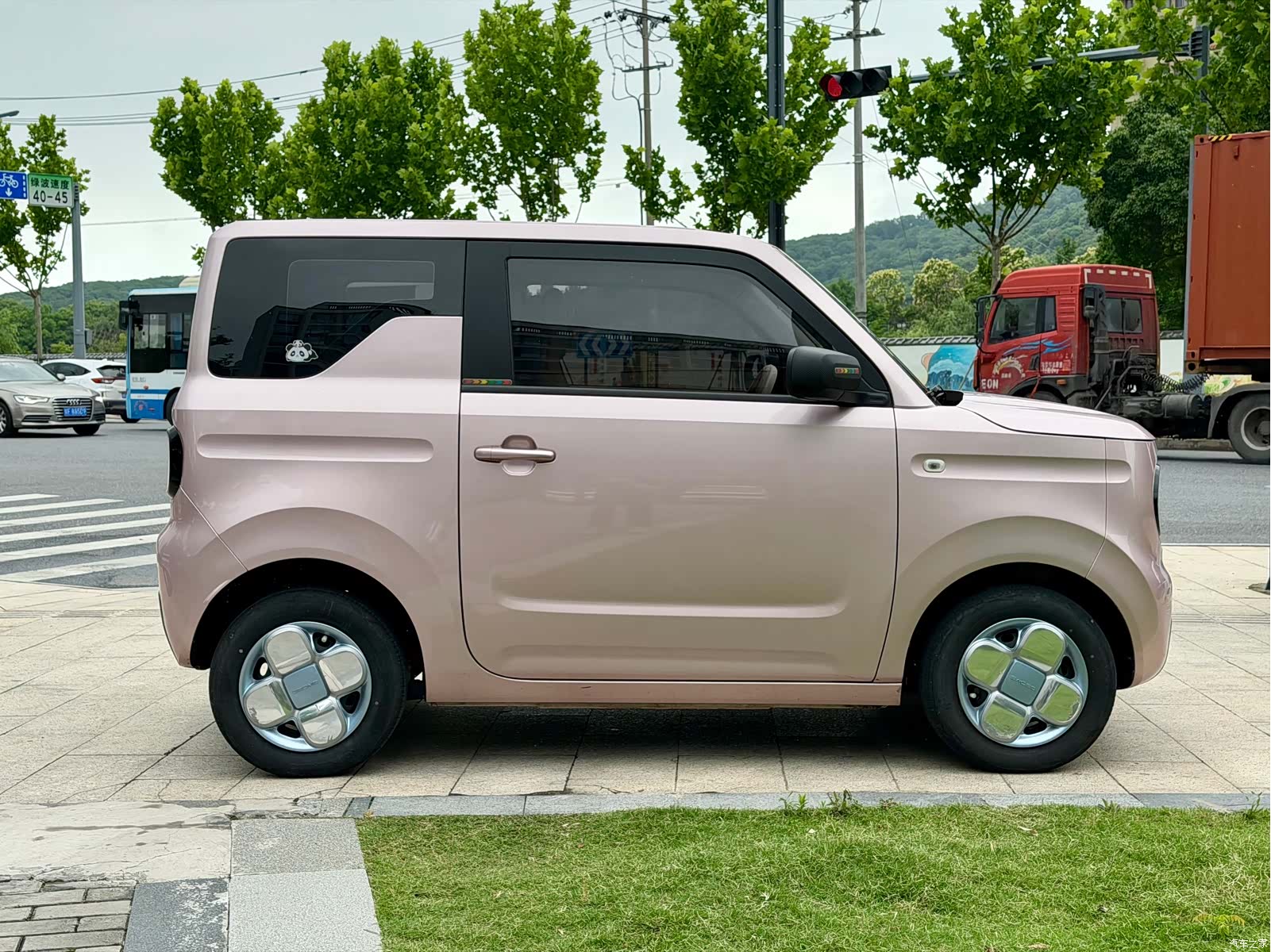 Geely Panda, 2023 7