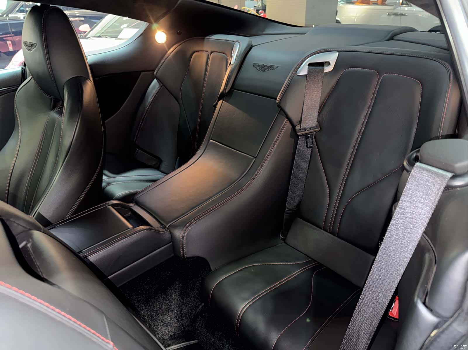 Aston Martin DB9, 2015 16