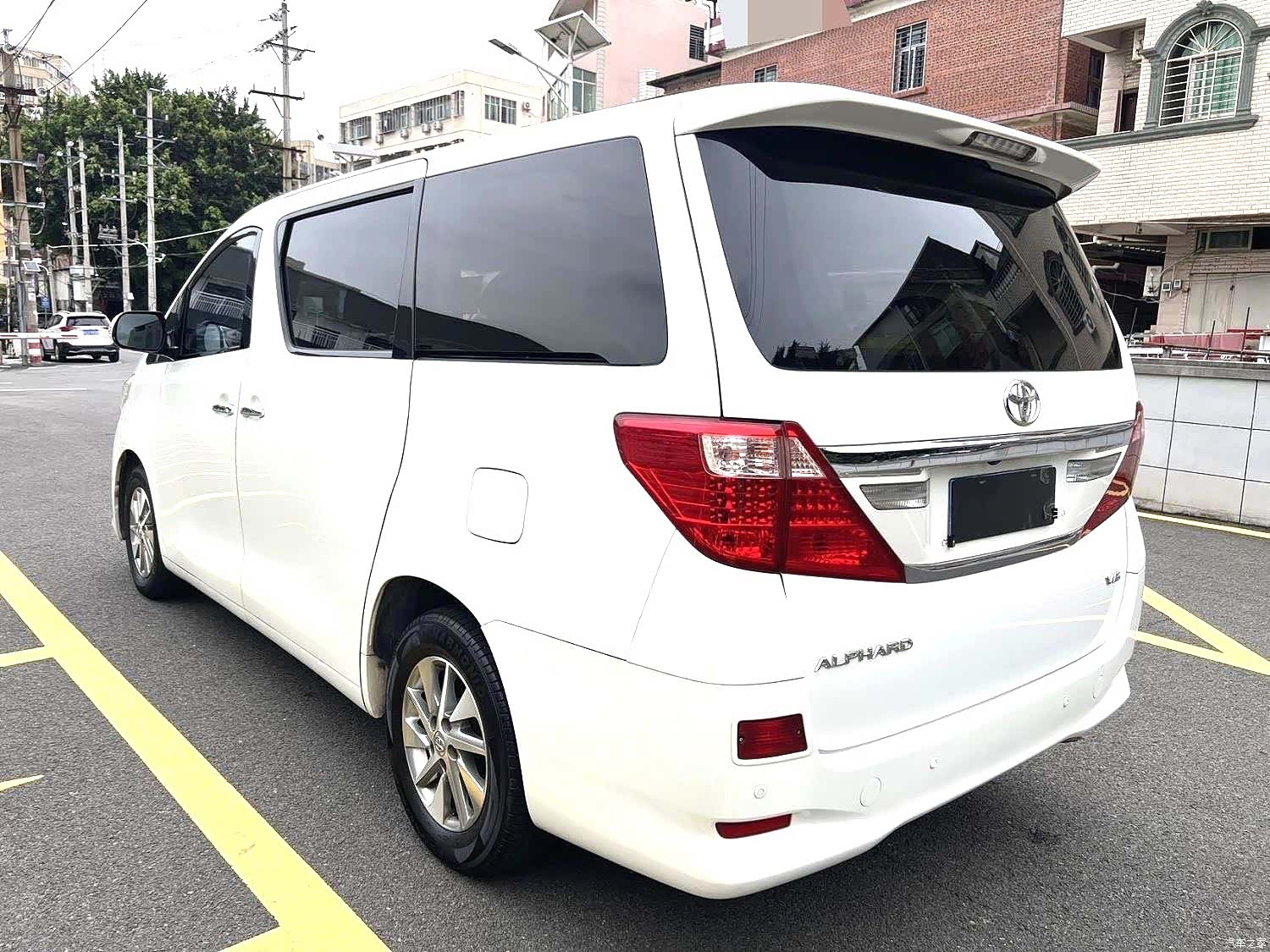 Toyota Alphard, 2012 9
