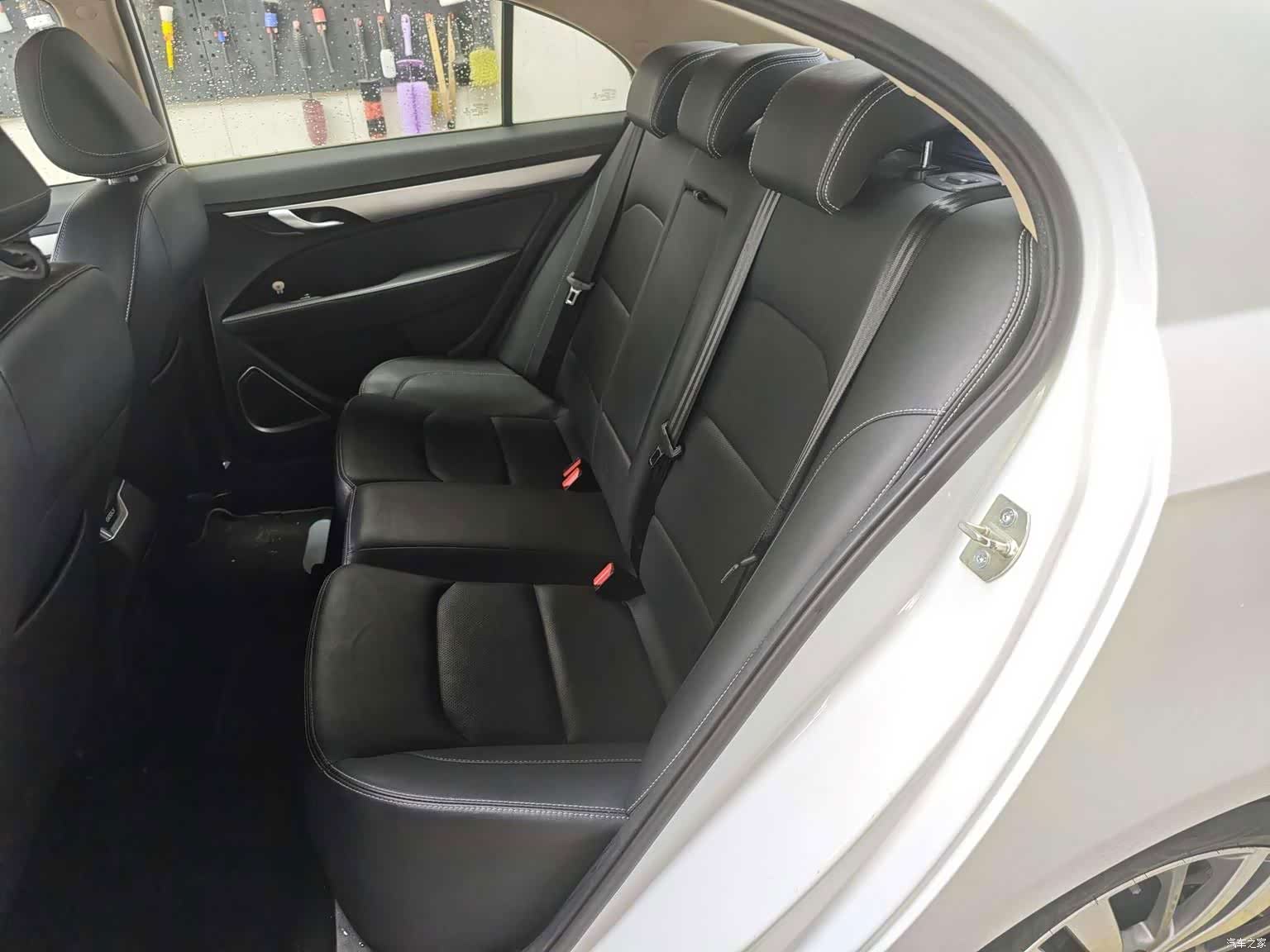 Geely Emgrand, 2019 8