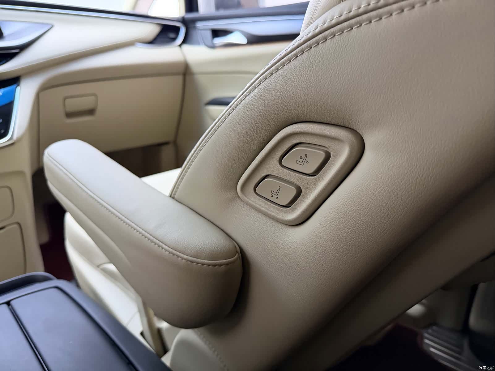 Buick GL8, 2023 16