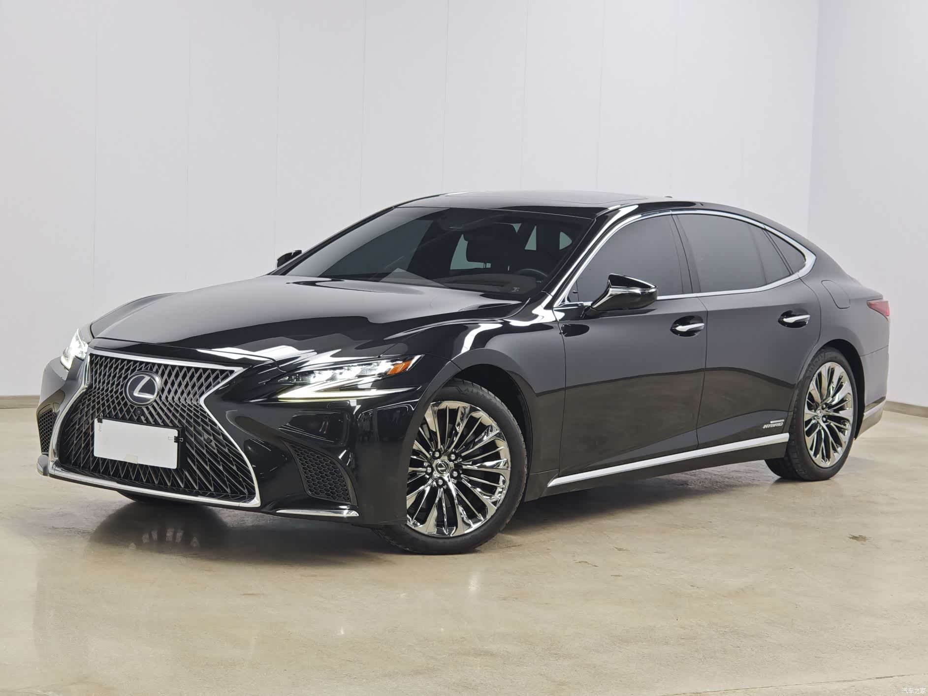Lexus LS, 2018 1