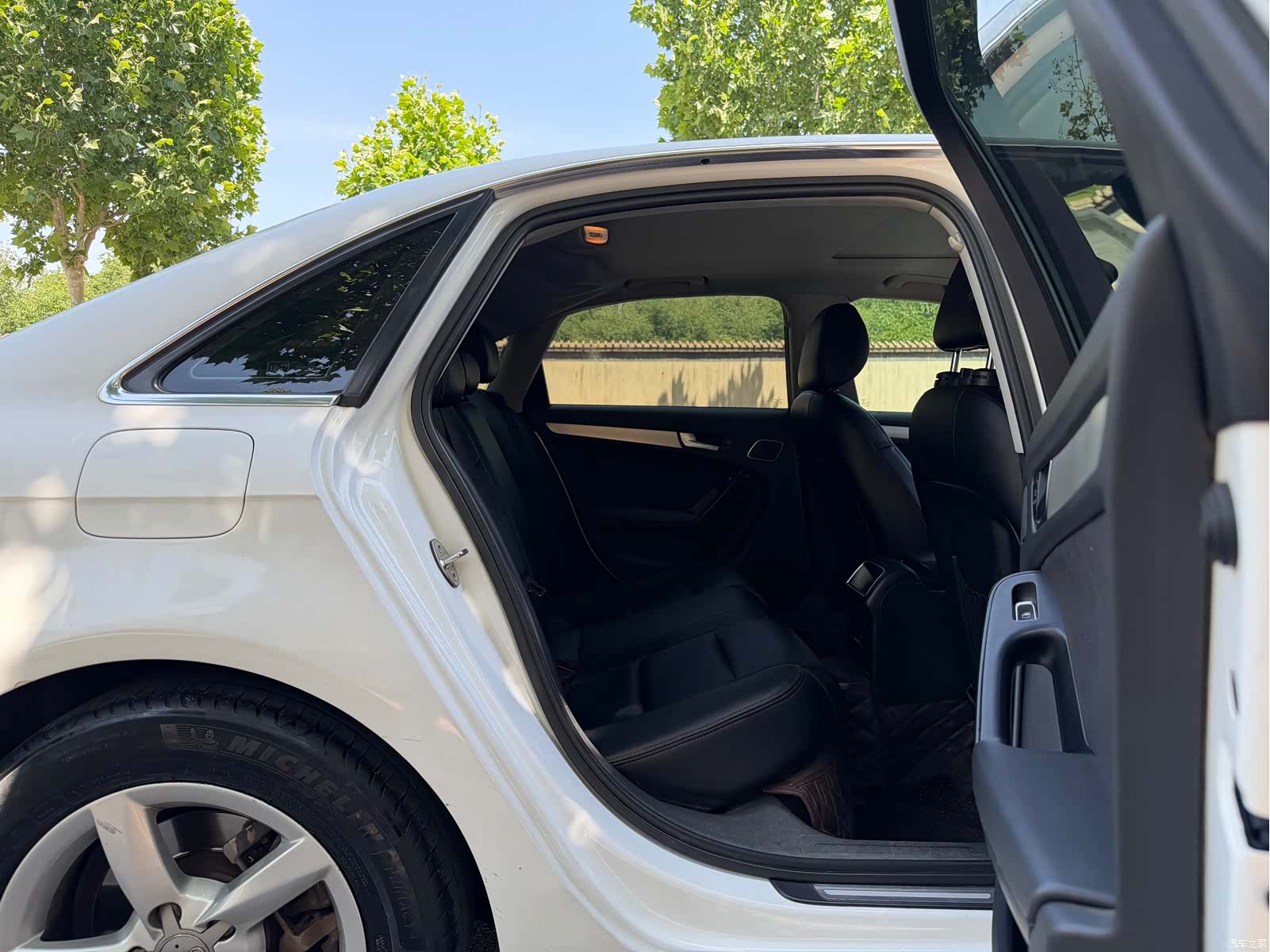 Audi A4L, 2014 12