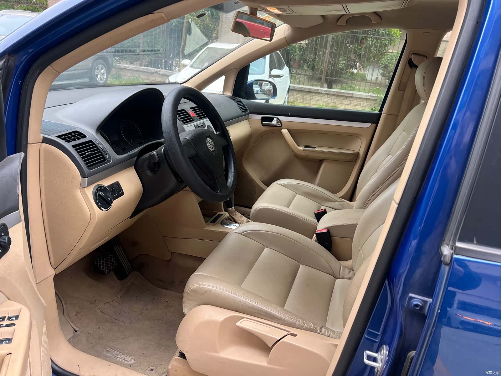 Volkswagen 5, 2010 8