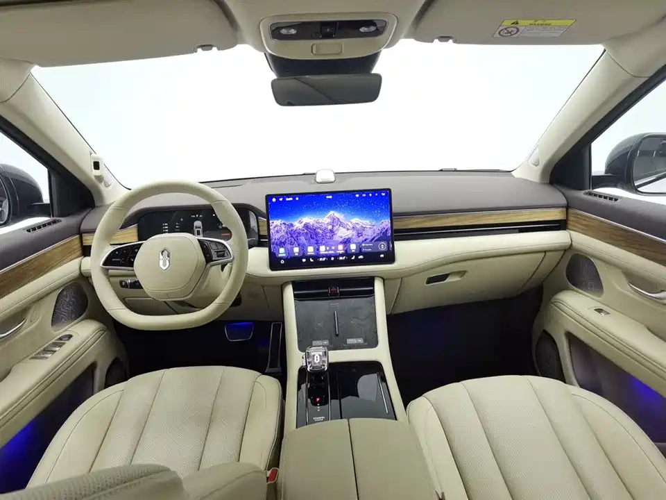 AITO Ask the world M7