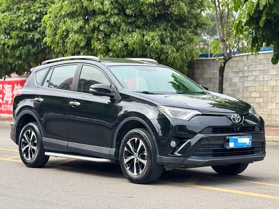 Toyota RAV4 2017, фото 3