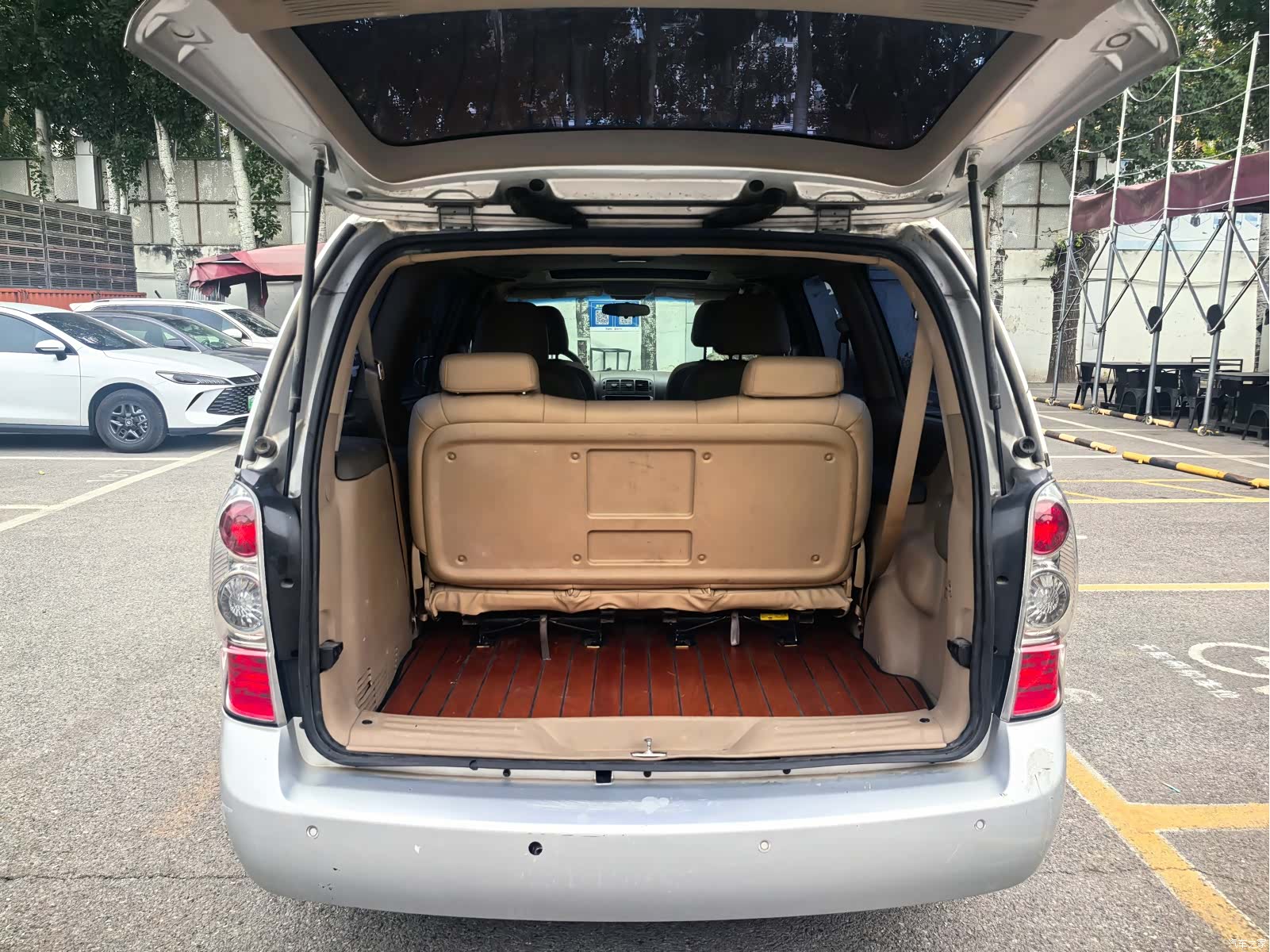 Buick GL8, 2012 9