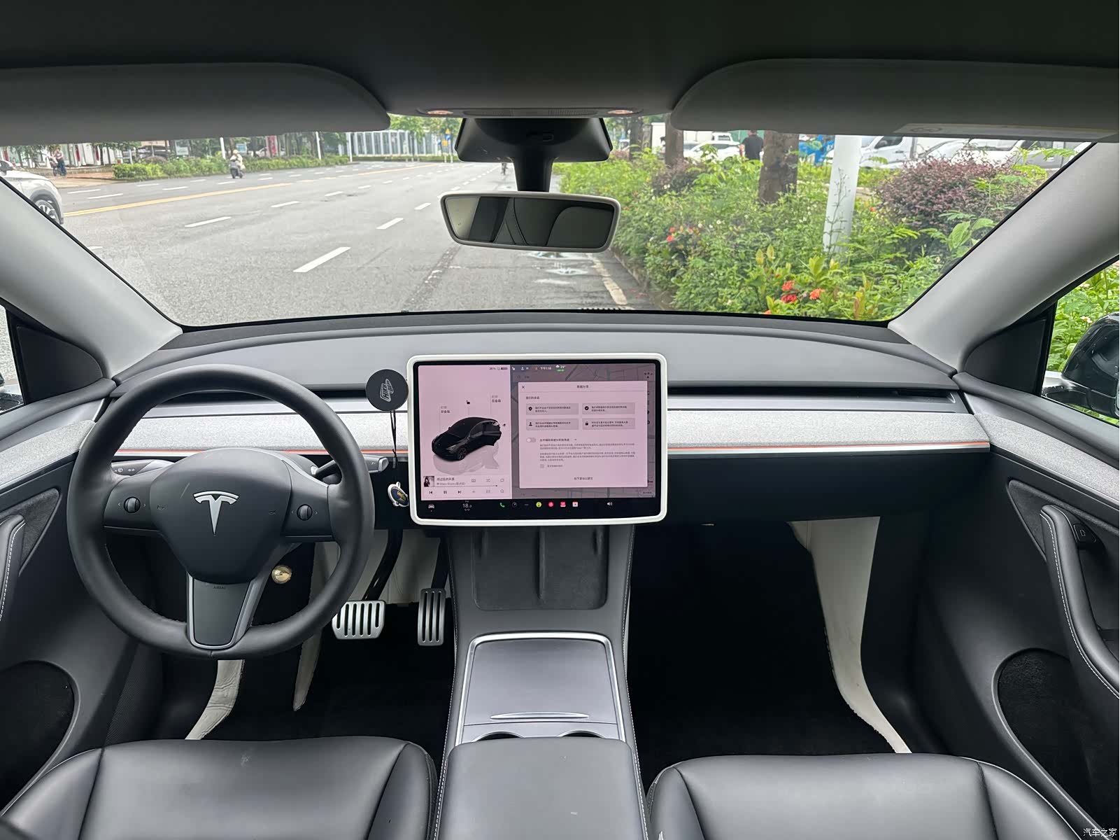 Tesla Model Y, 2024 3