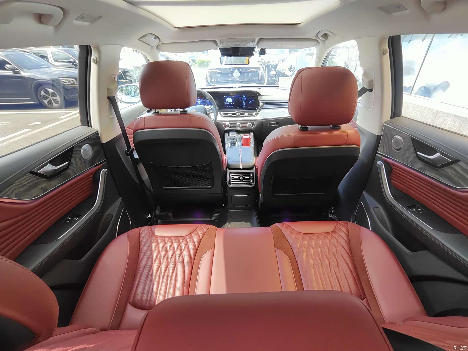 Hongqi HS5, 2023 14