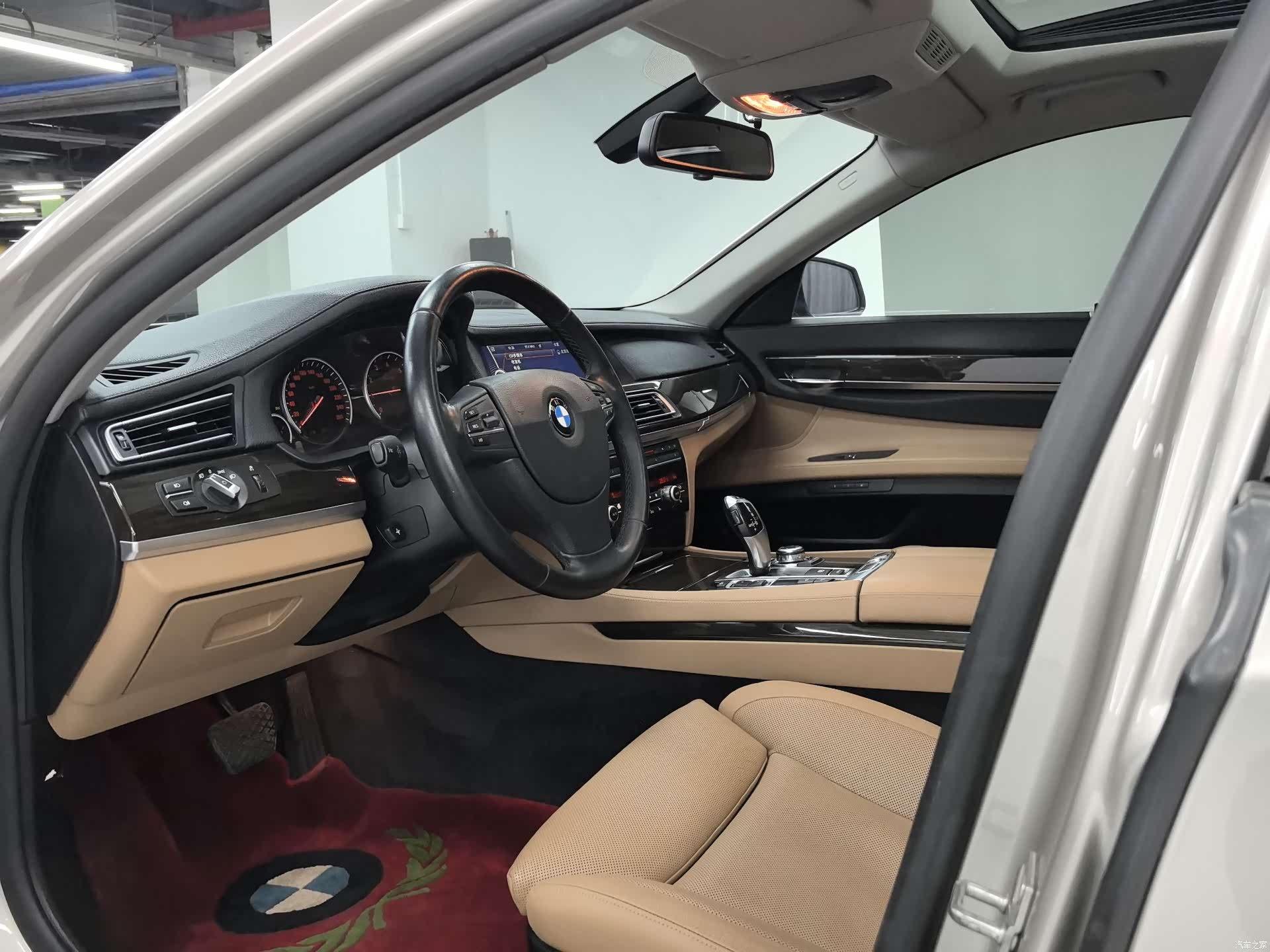 BMW 7 Series, 2011 4