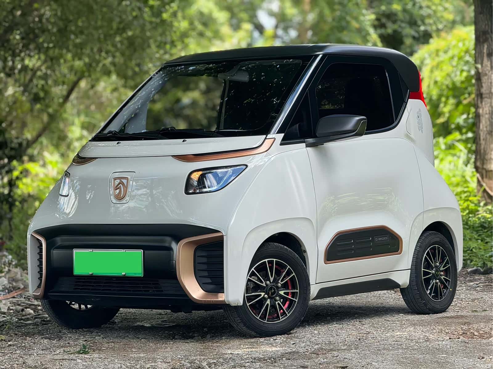 Wuling E200