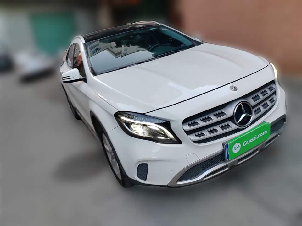 Mercedes-Benz GLA