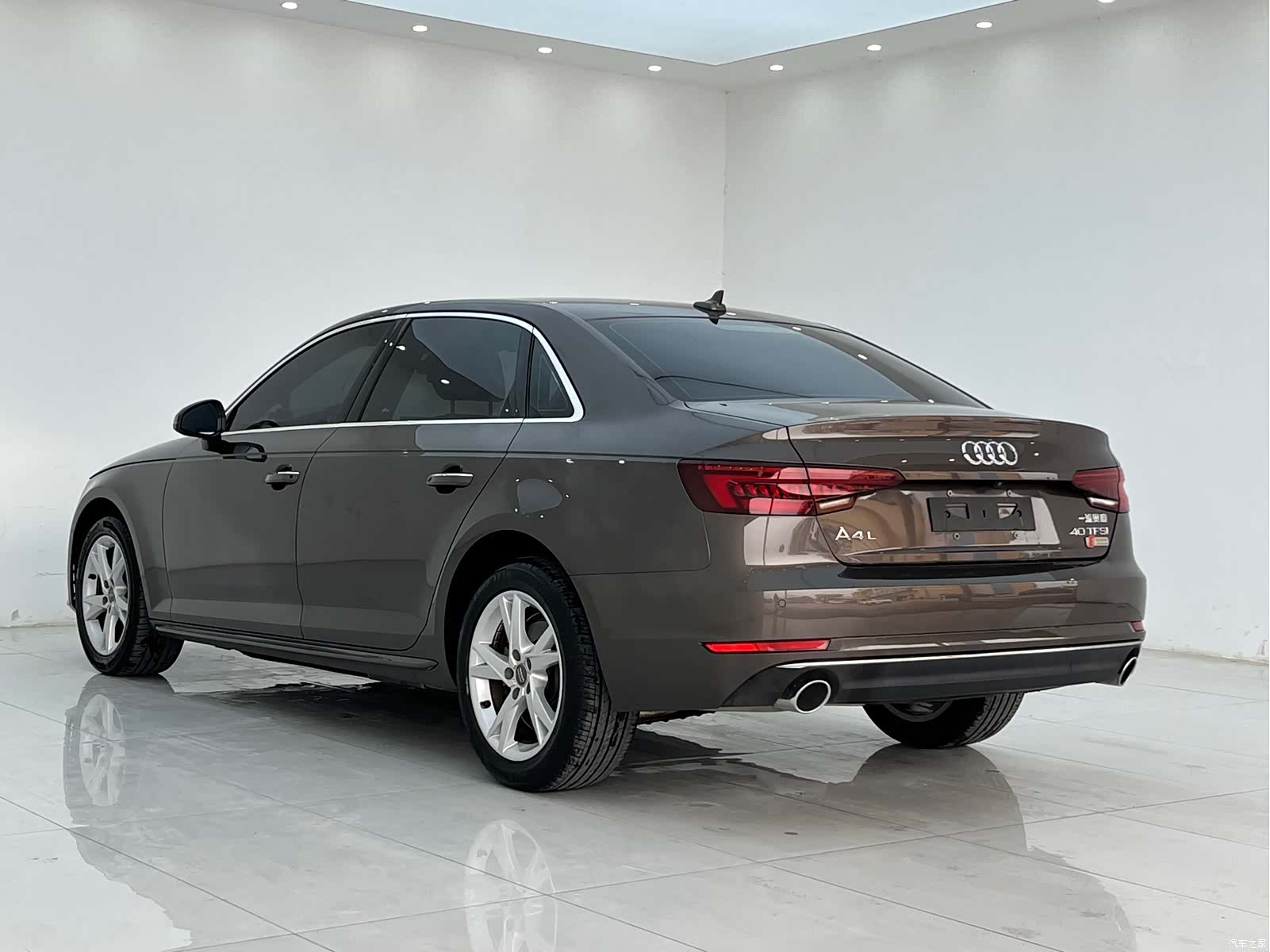 Audi A4L, 2018 14