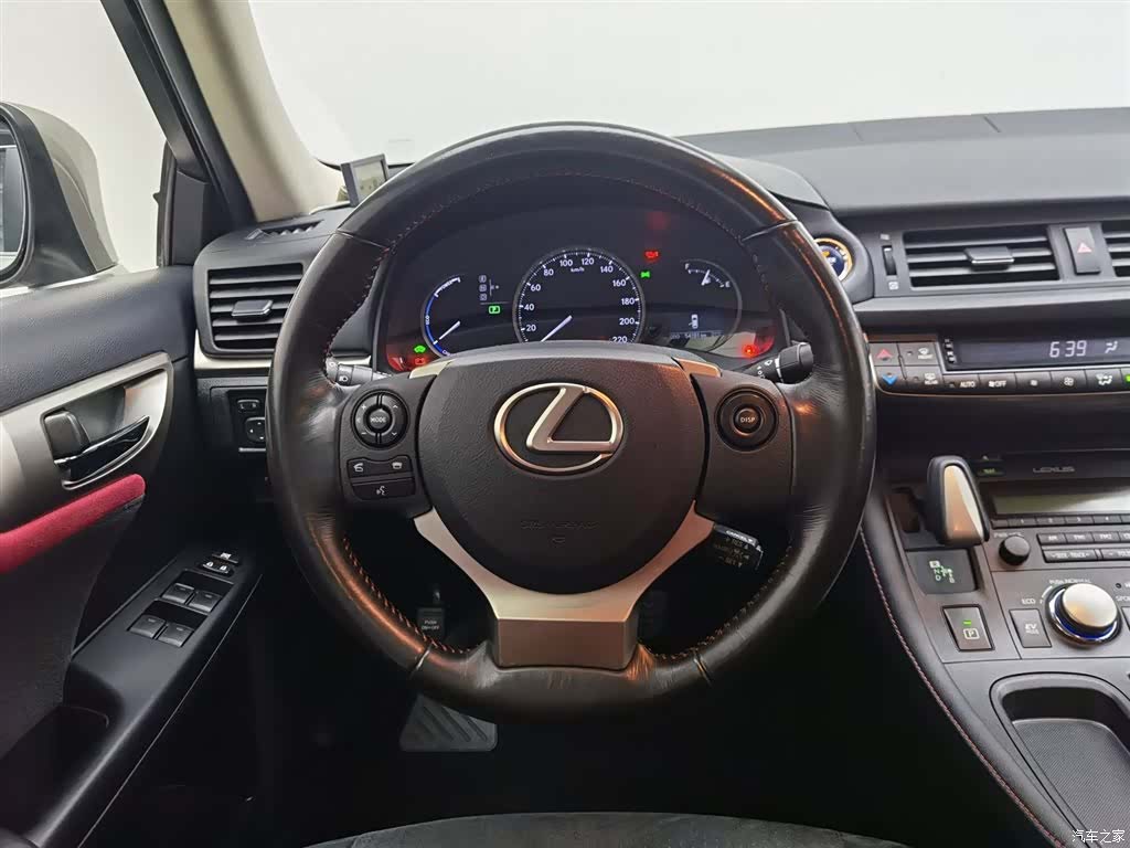 Lexus CT, 2018 11