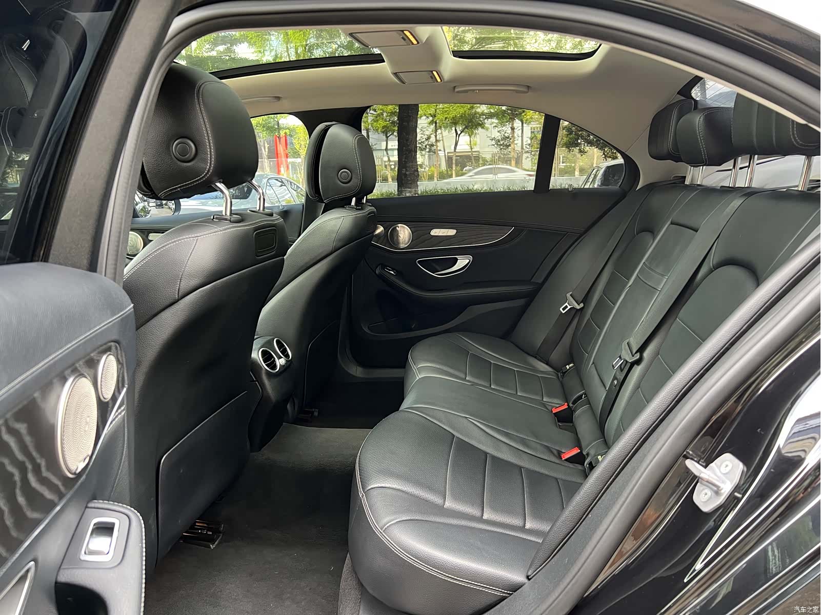 Mercedes-Benz C-Class, 2018 16
