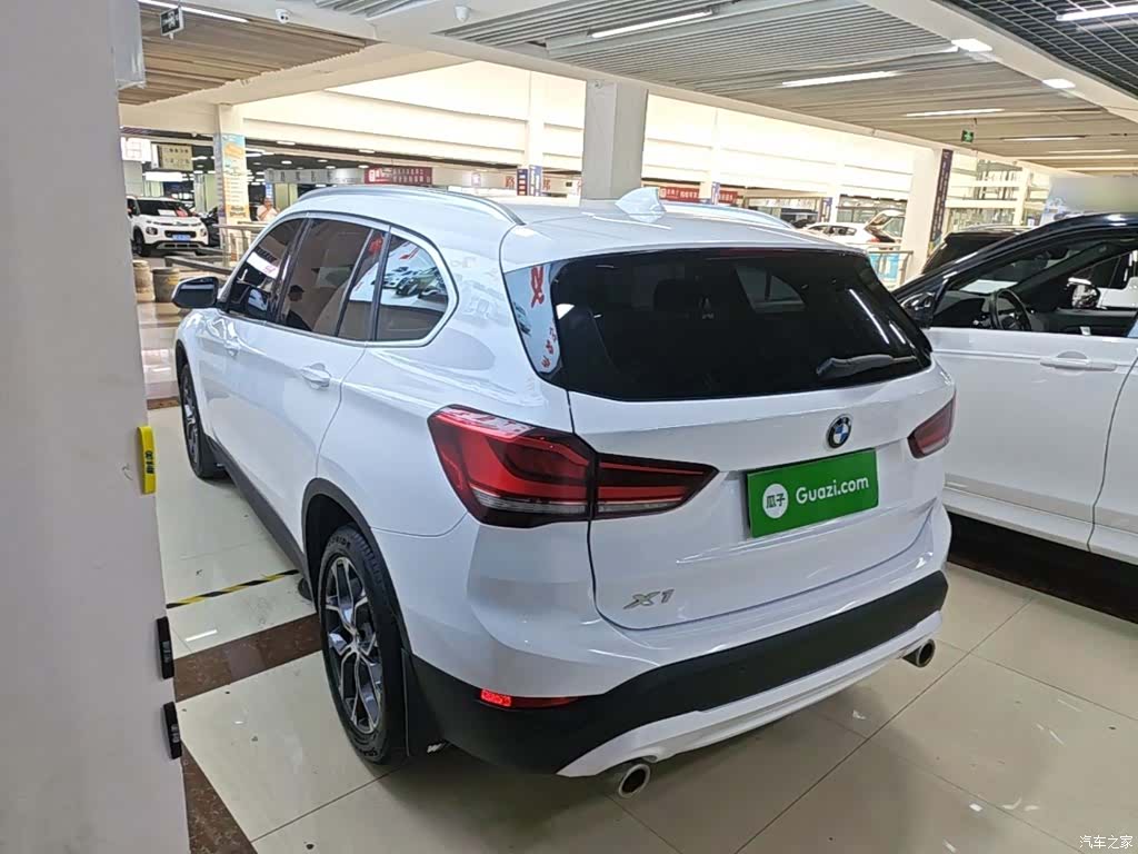 BMW X1, 2020 все фото