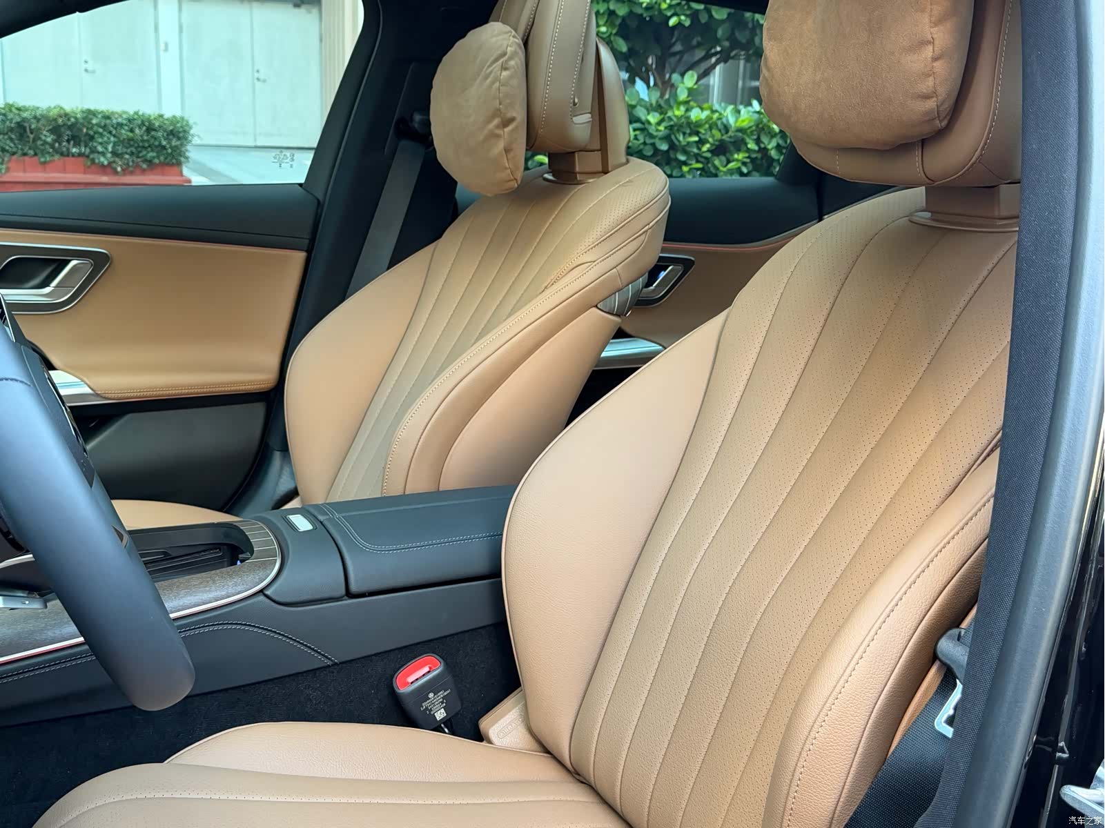 Mercedes-Benz E-Class, 2024 9