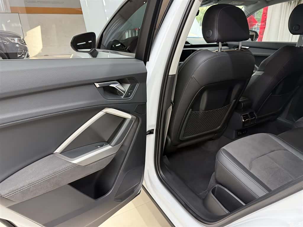Audi Q3, 2023 17