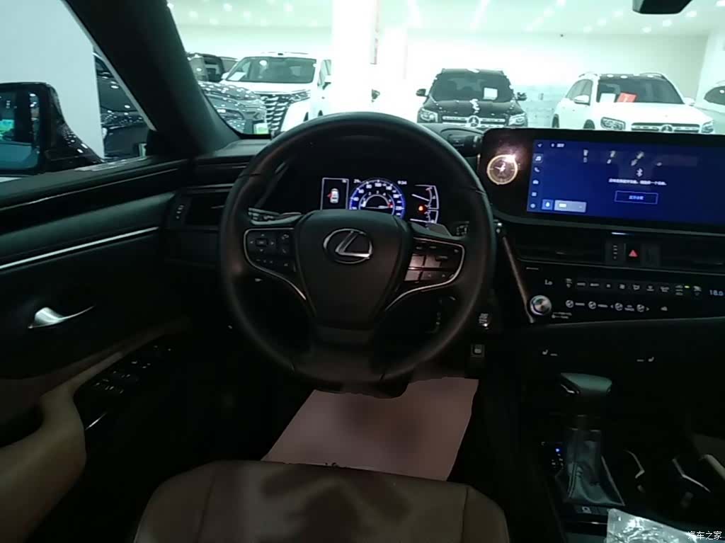 Lexus ES, 2024 11
