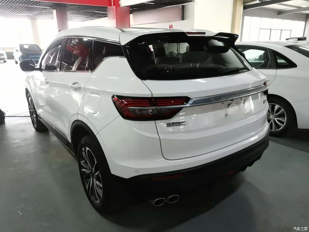 Geely Coolray, 2021 23