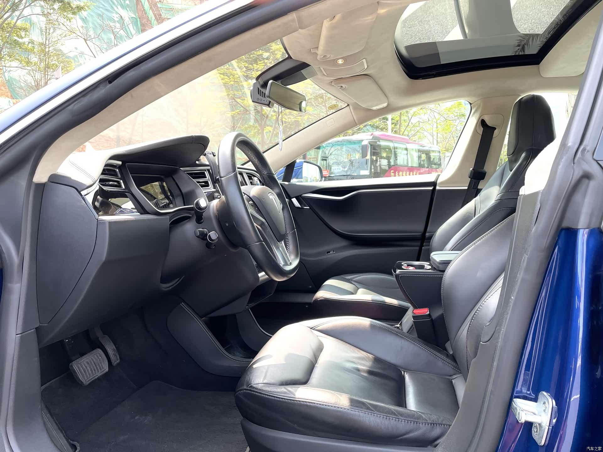 Tesla Model S, 2016 все фото