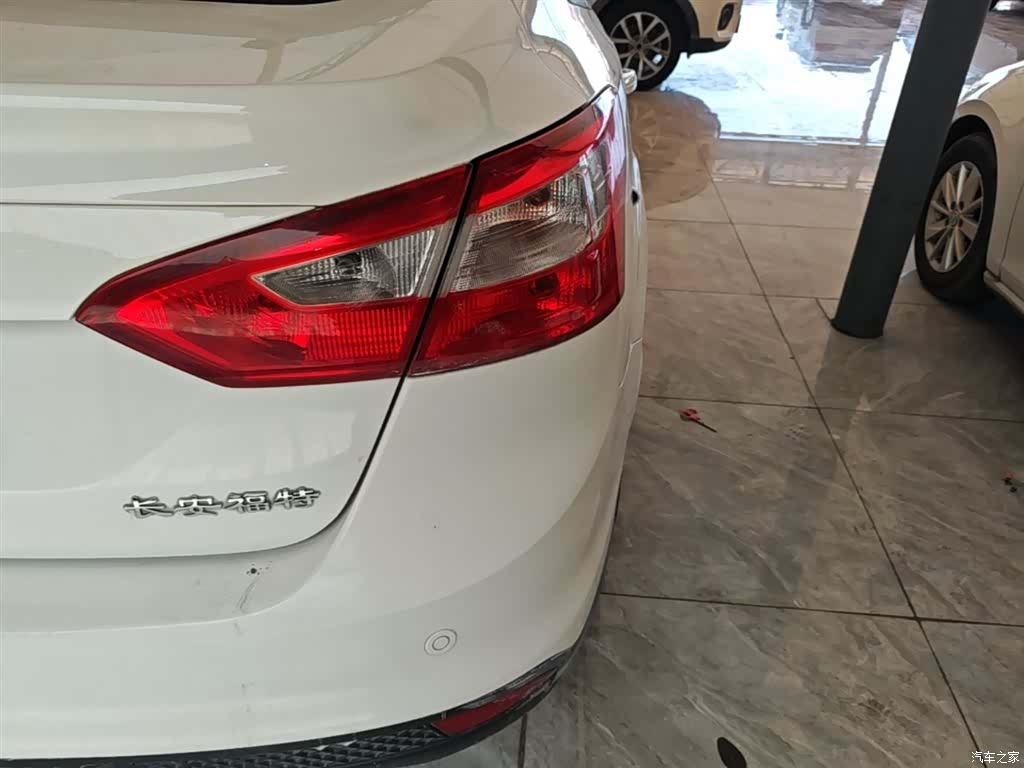Ford Focus, 2015 8