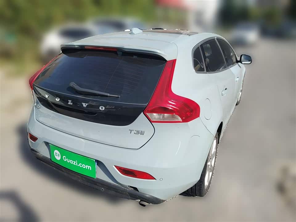 Volvo V40