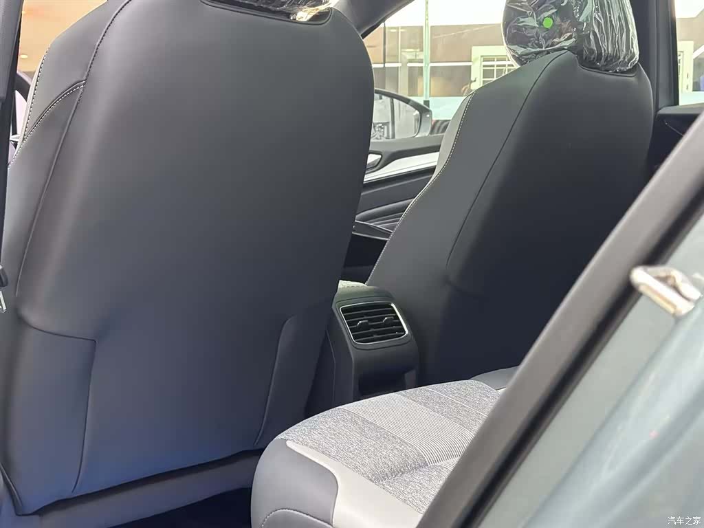 Volkswagen ID.4, 2026 14