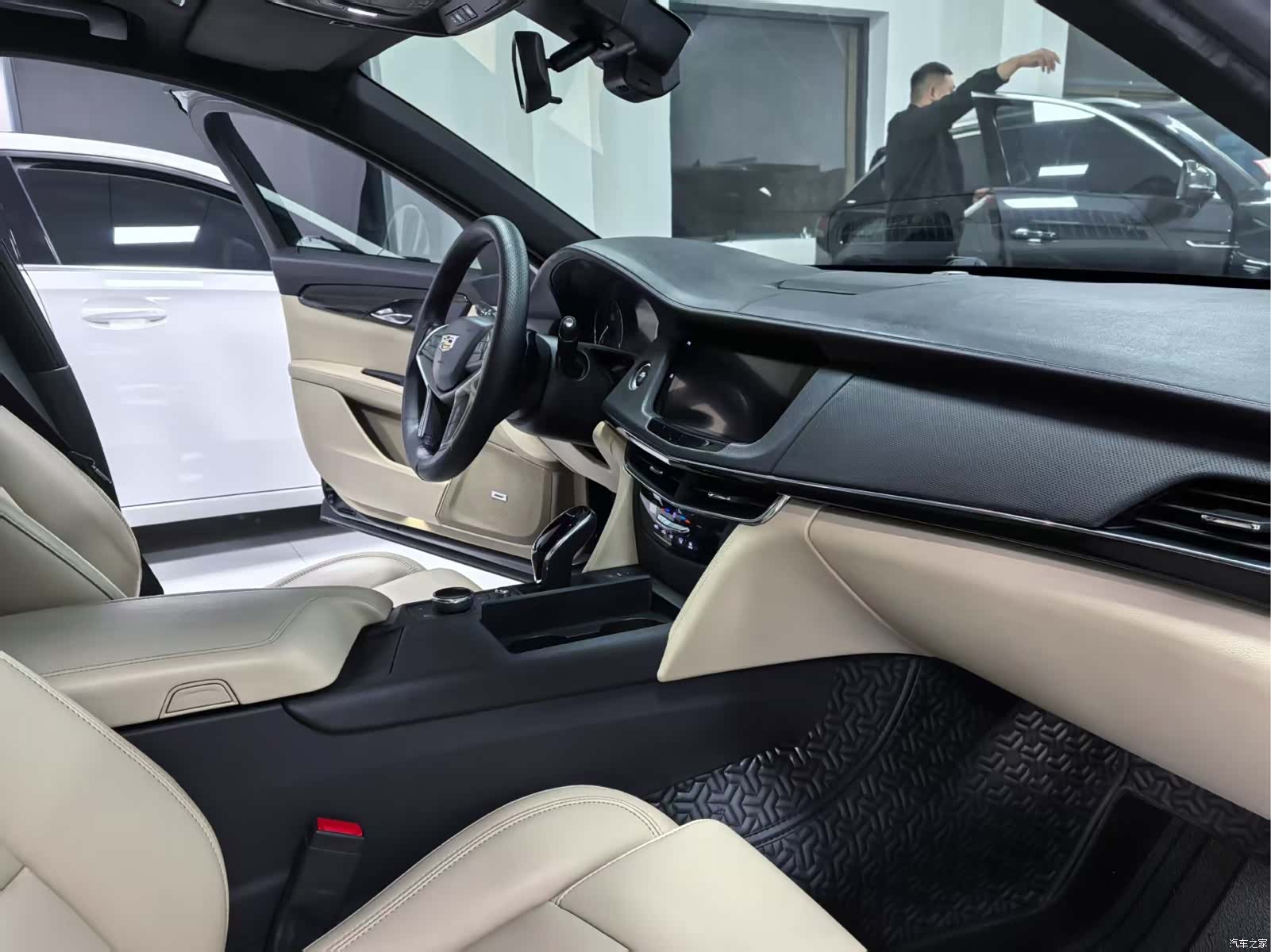 Cadillac CT6, 2021 все фото
